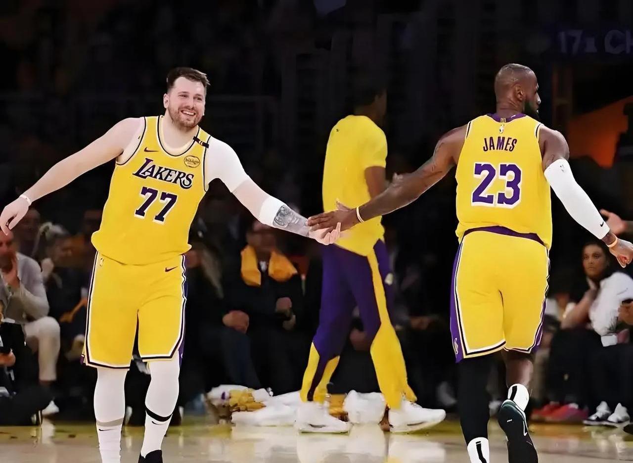 包含爵士全队气势如火，证明不容小觑实力的词条