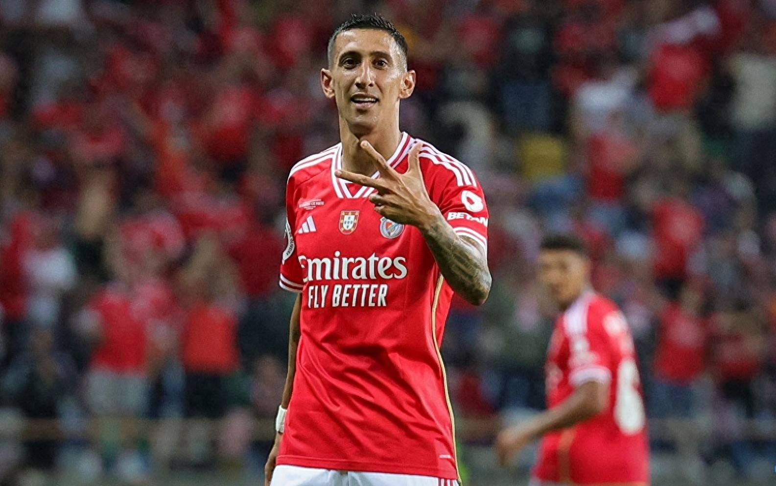 开云体育中国官网-欧洲豪强对决激烈，明星球员光芒闪耀