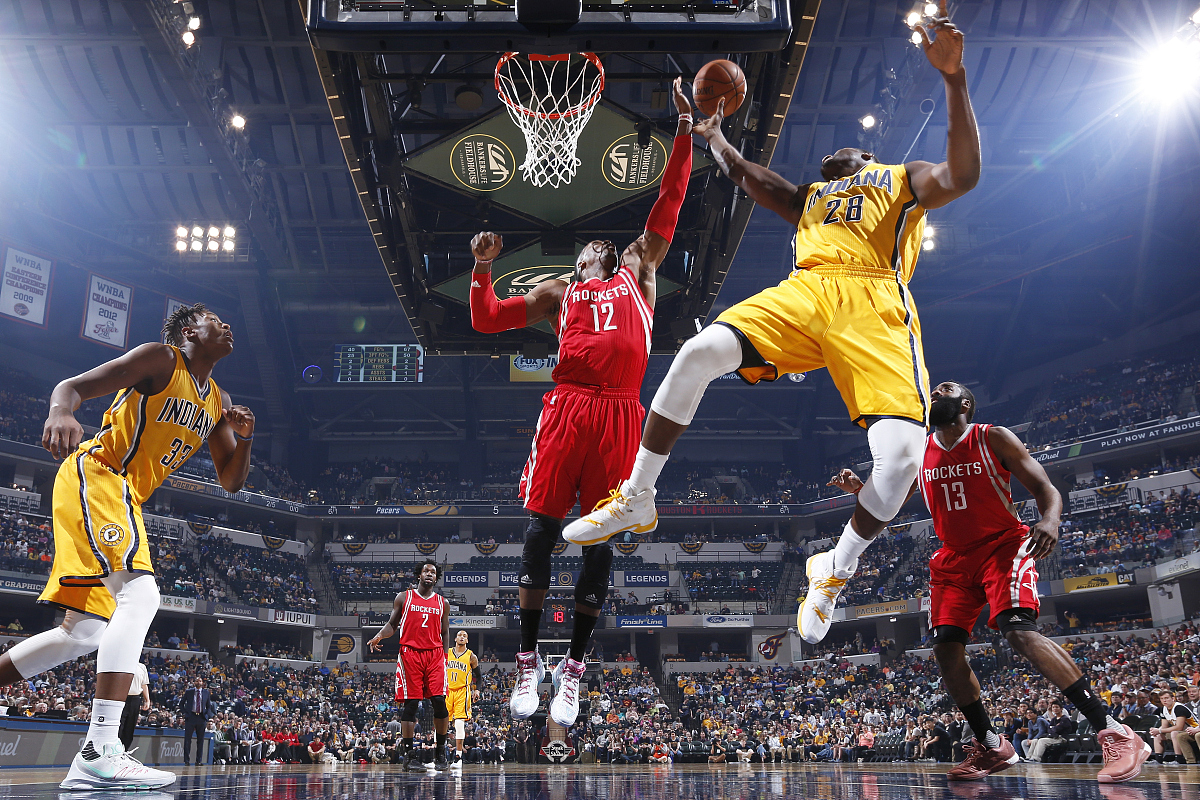 开云体育地址-关于竞技场上鏖战，双方球员拼搏至最后一刻的信息