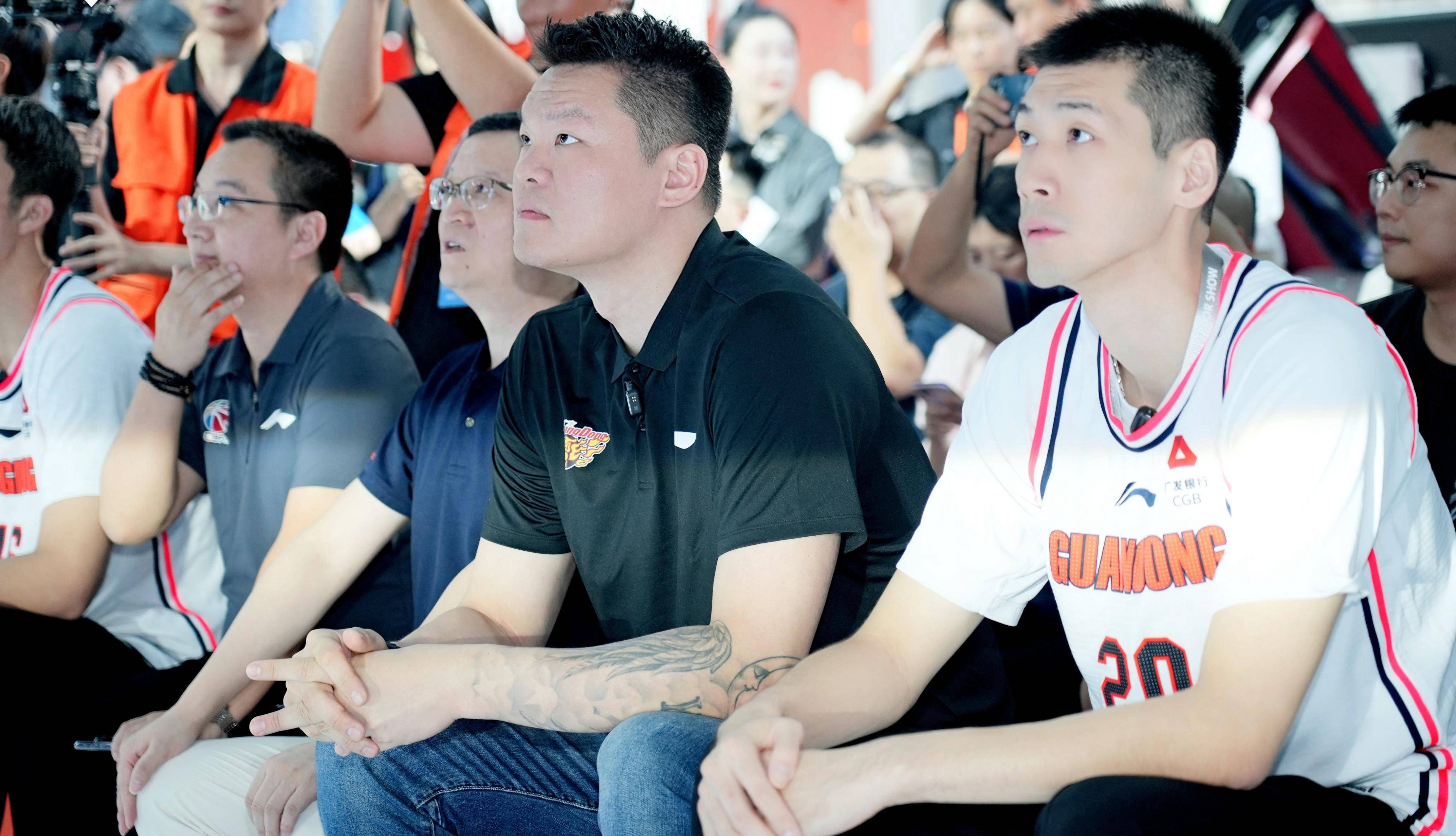 广东宏远队凭借团队合作获胜