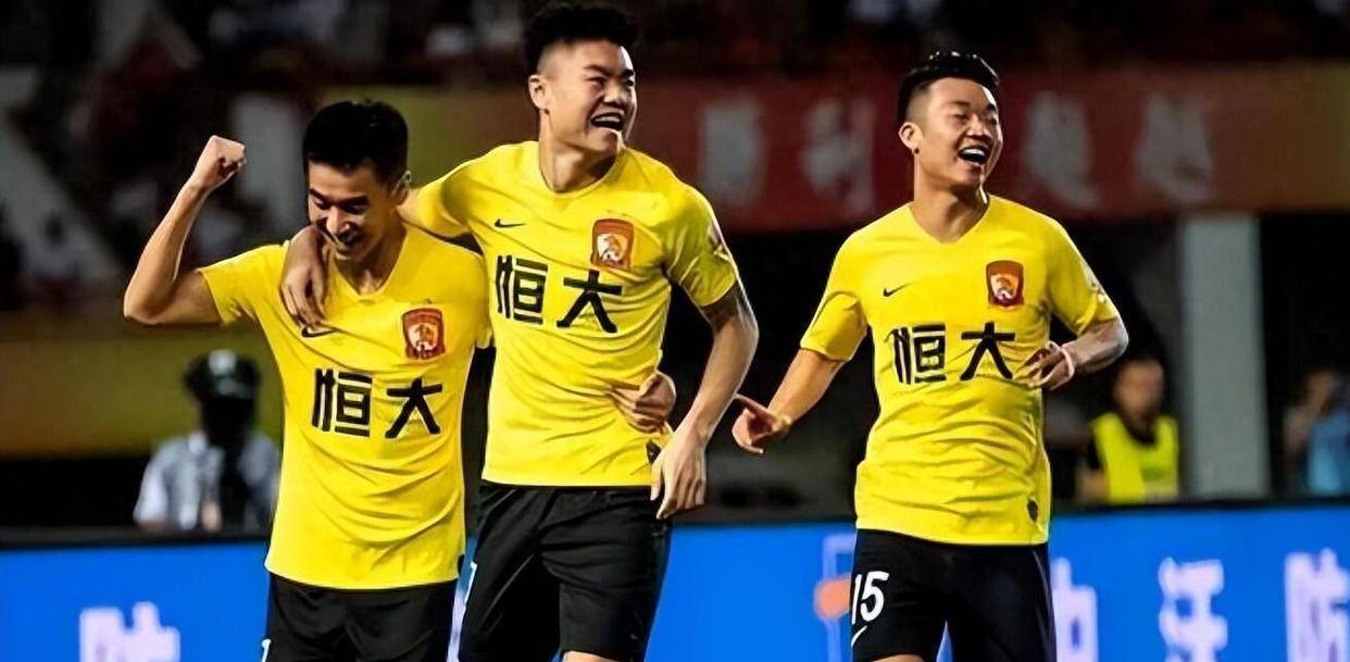 关于上海上港客场战平广州富力，保持不败的信息