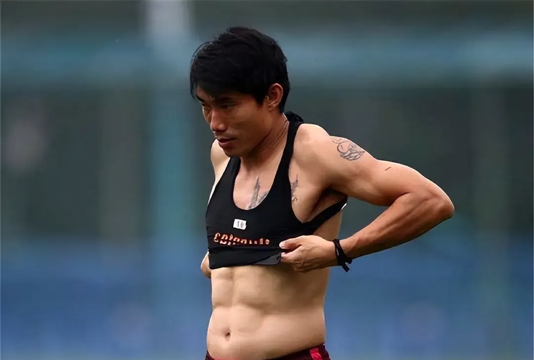 印度尼西亚运动员勤奋训练斩获金