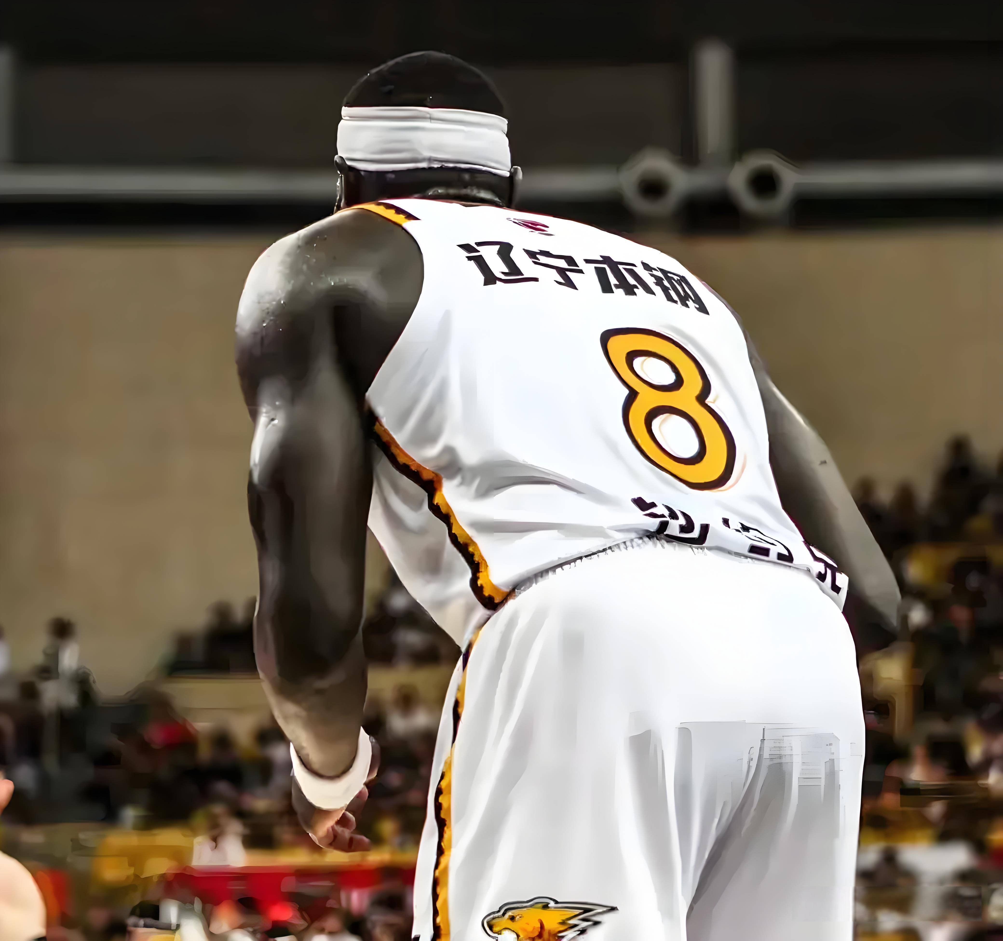 福建比赛场上争霸，球员气势如虹，斗志昂扬