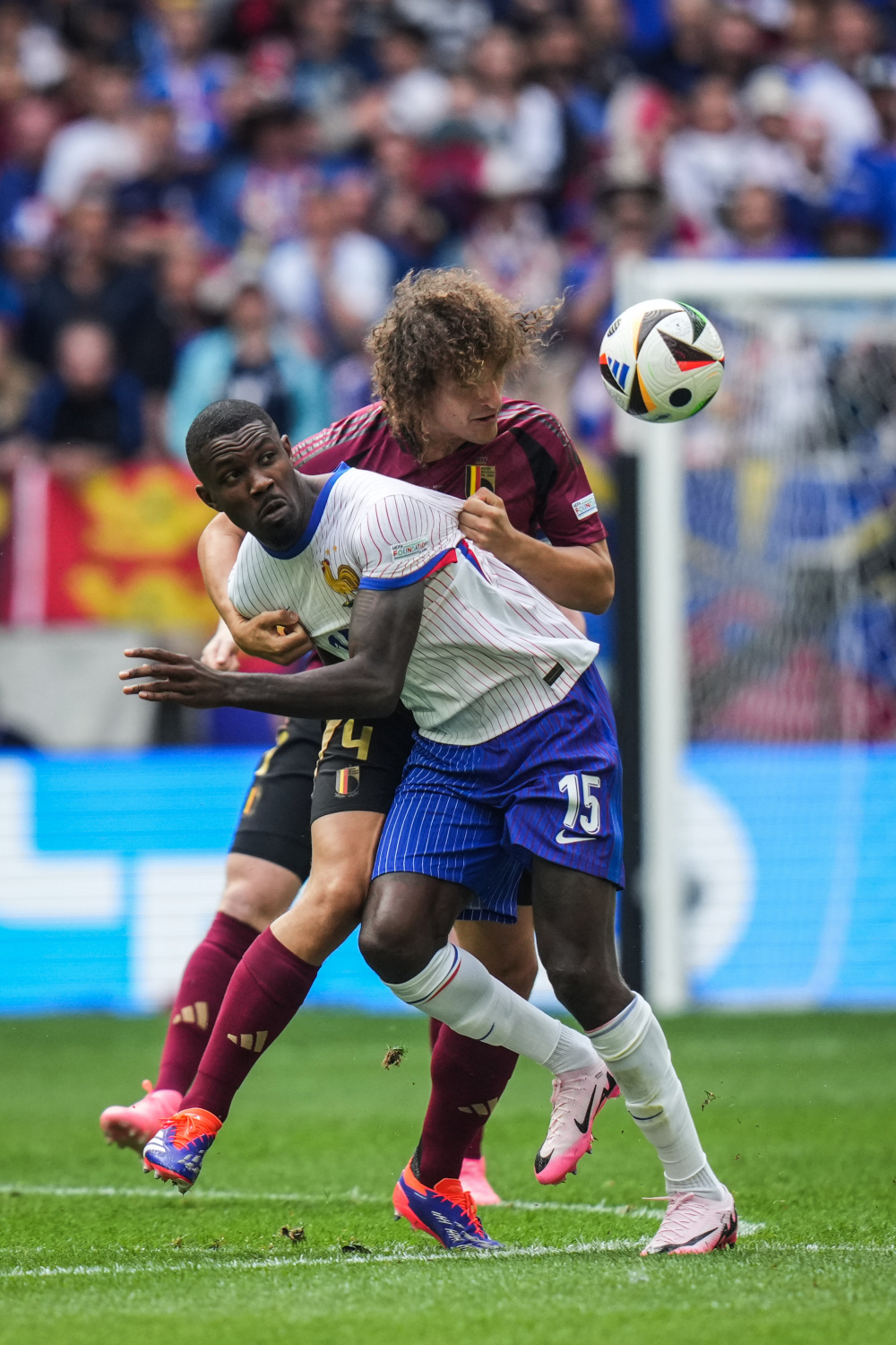 足球激情四射，欧洲精英赛上风起云涌的简单介绍